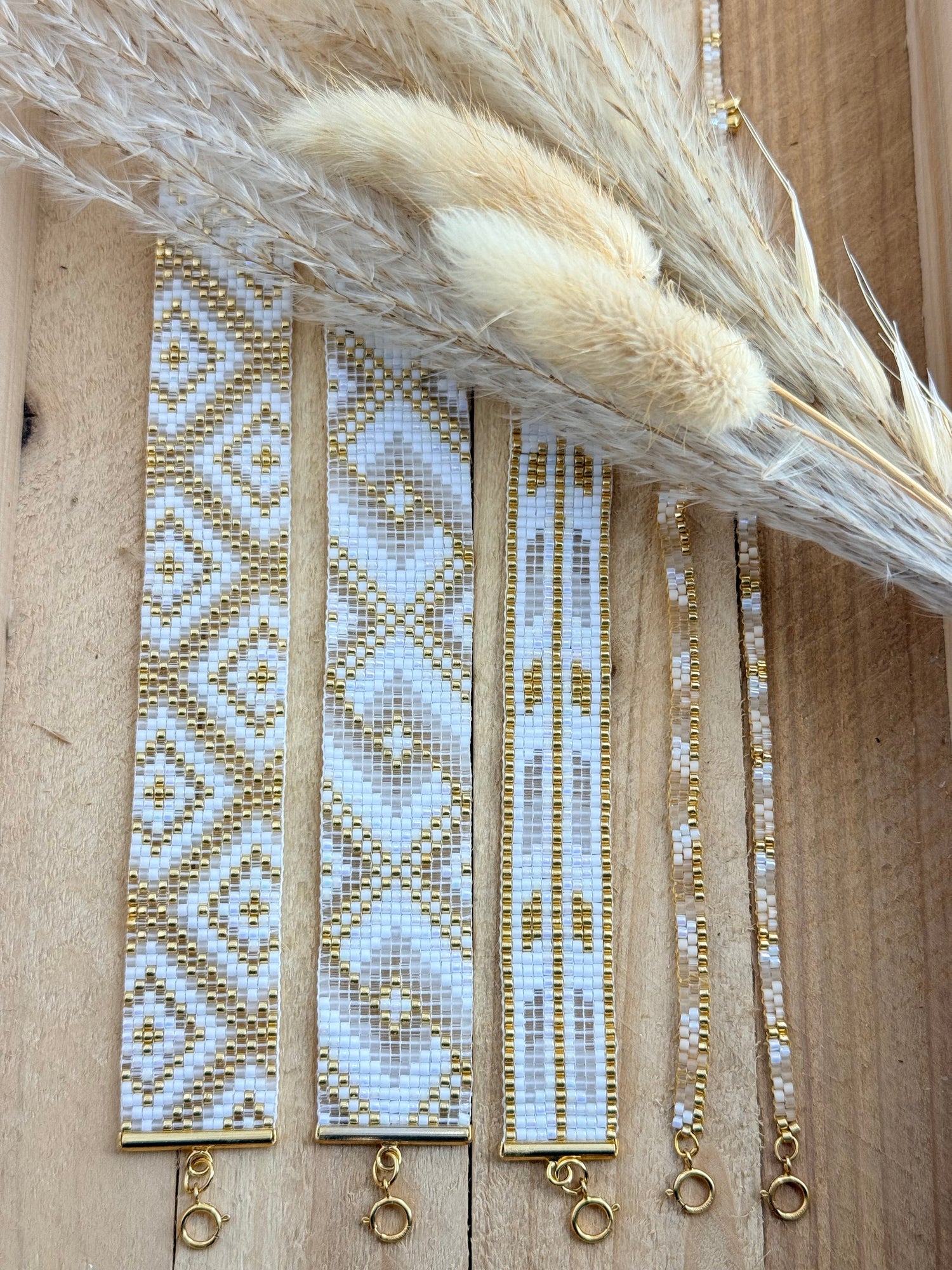 Blanc, beige et doré